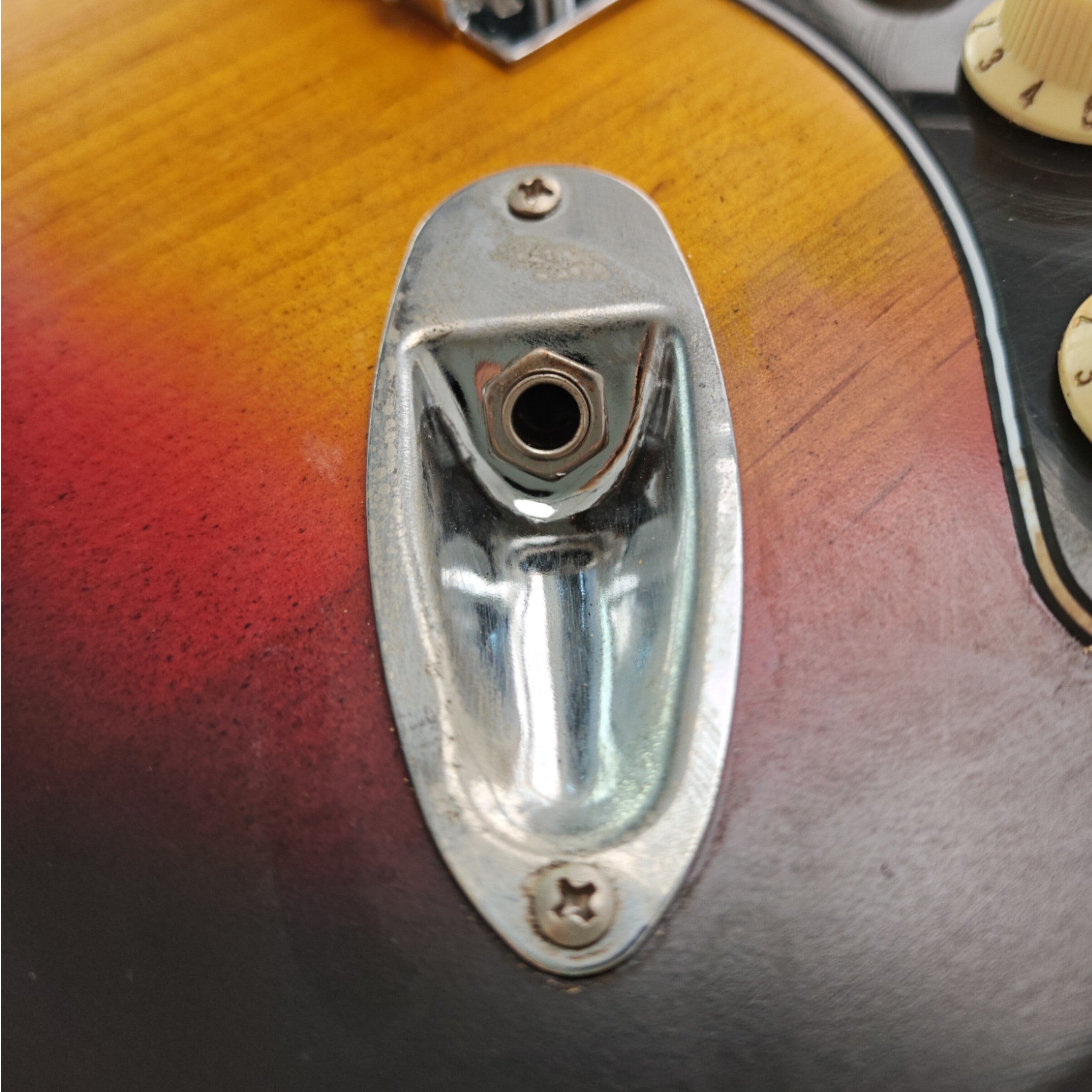 Haze HSVT Vintageburst Relic Electric Guitar with Single Coils and Whammy