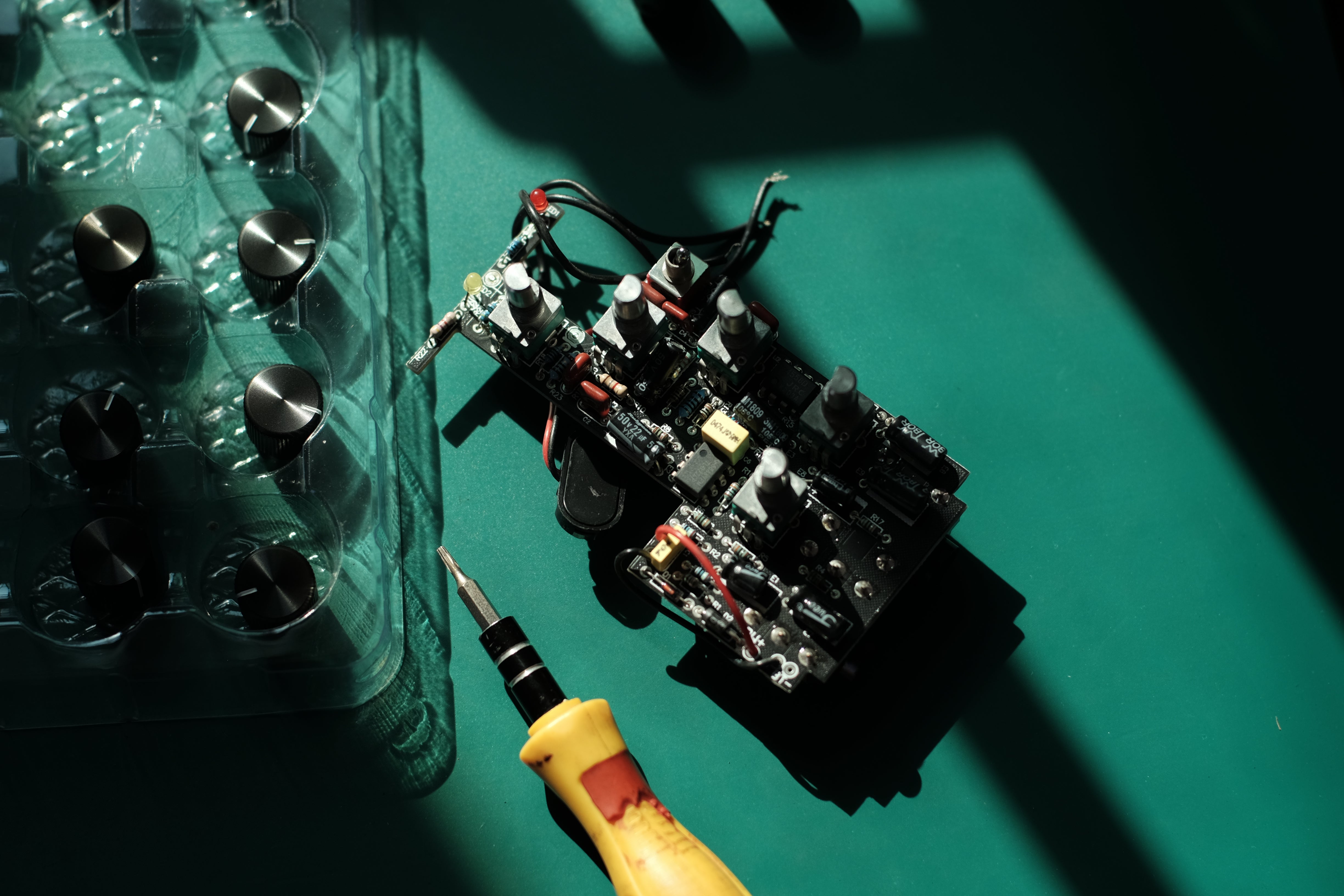 Amumu GLORIFIER™ Acoustic Preamp DI Direct Box