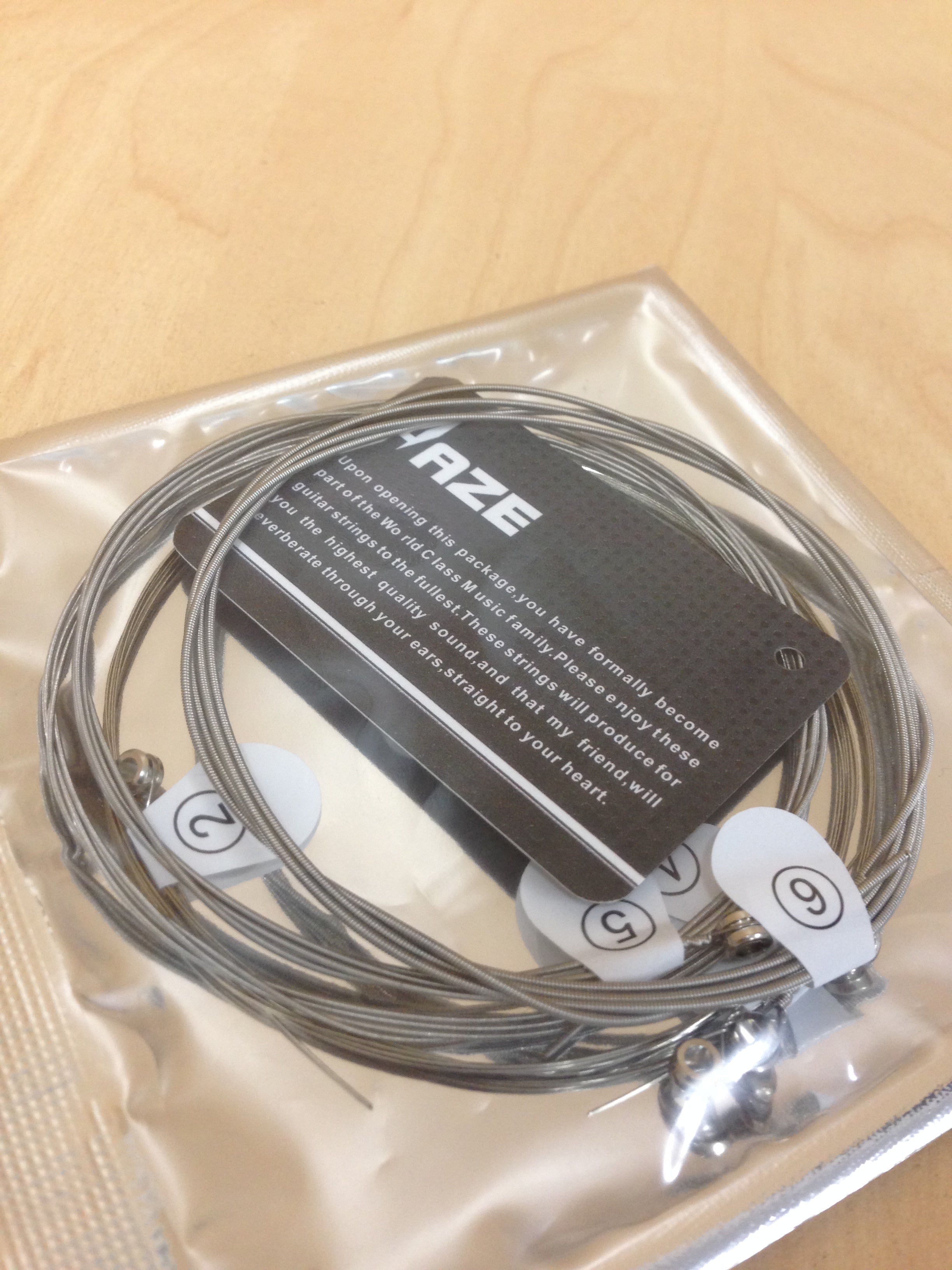 Haze DEG009 Electric Guitar String + 3 Picks