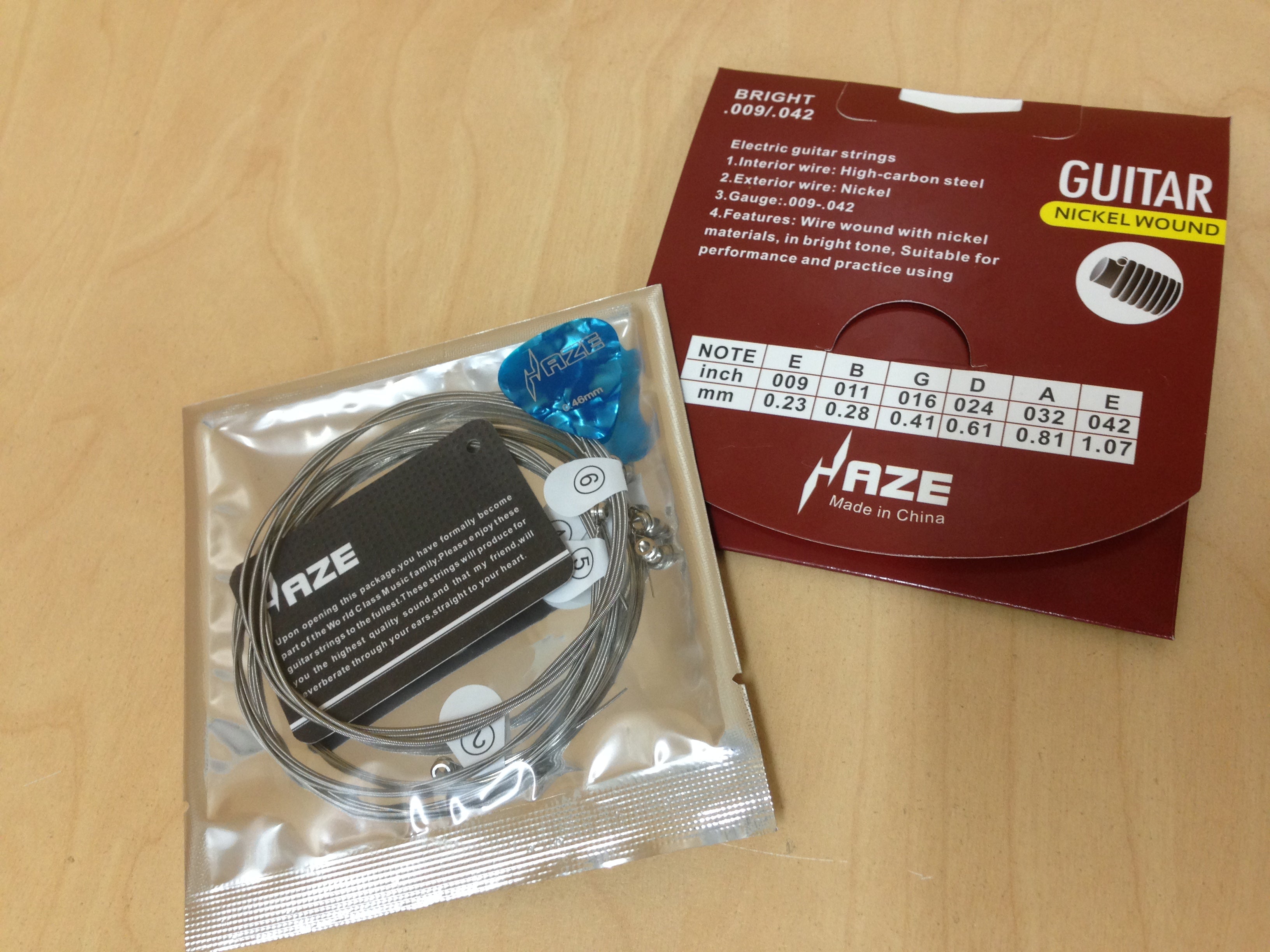 Haze DEG009 Electric Guitar String + 3 Picks