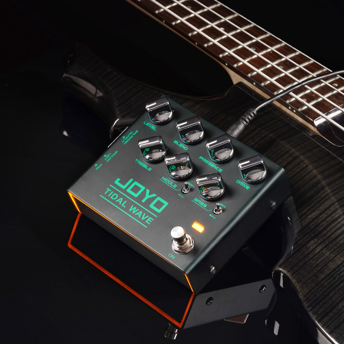 (PREORDER : EST LATE SEPT 2026) Joyo R30 "Tidal Wave" Bass Preamp & DI Pedal for 90's Bass Tone